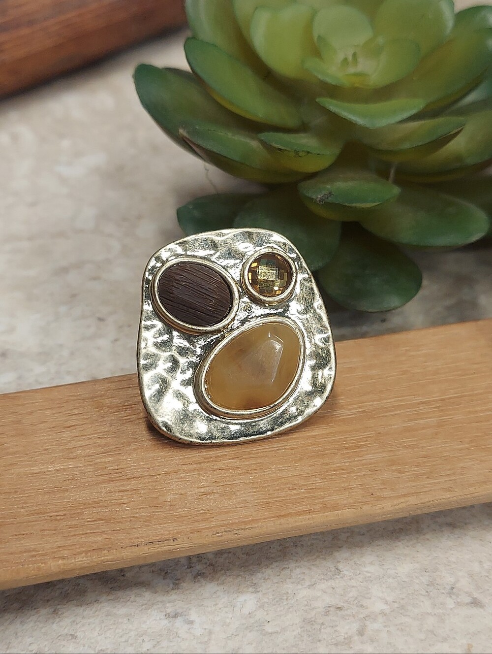 R086 Signed Vintage BOHM Gold-Tone Multi-Stone Statement Ring in Amber and Brown